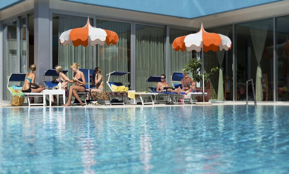 Hotel Parigi Bibione Luaran gambar