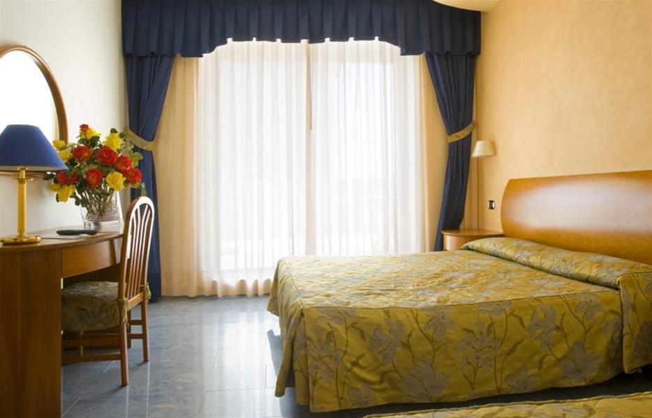 Hotel Parigi Bibione Luaran gambar